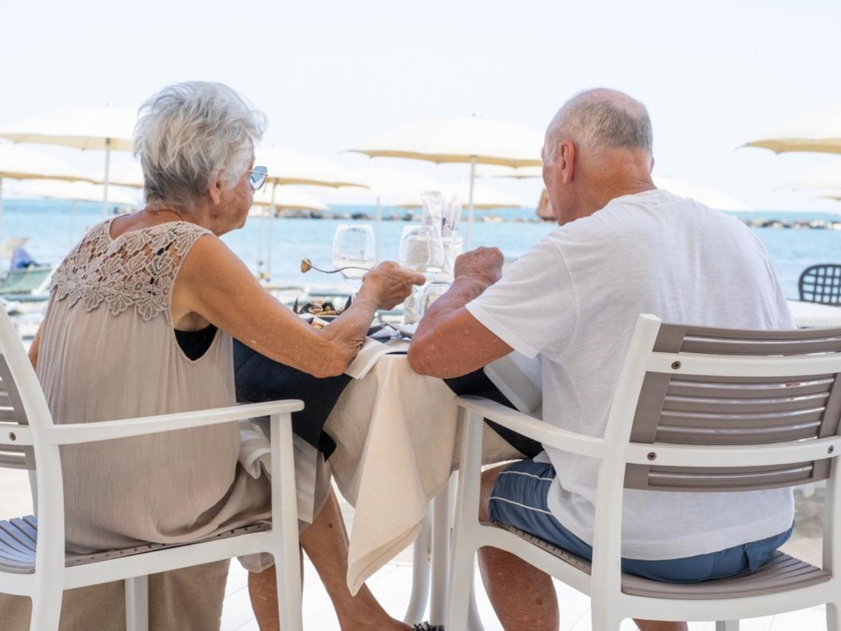 Hotel Marina Beach - Azzurro Club Равенна Экстерьер фото