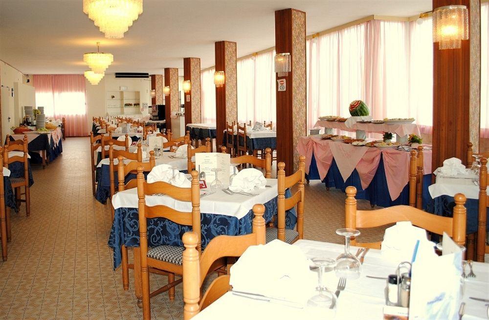 Hotel Marina Beach - Azzurro Club Равенна Экстерьер фото