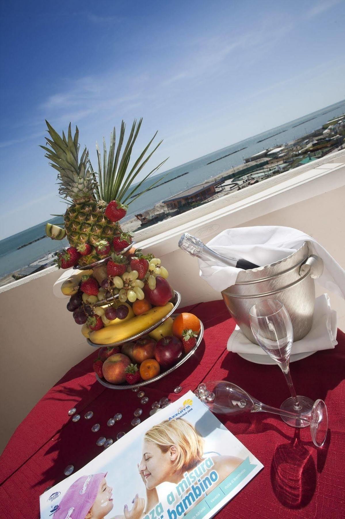 Hotel Marina Beach - Azzurro Club Равенна Экстерьер фото
