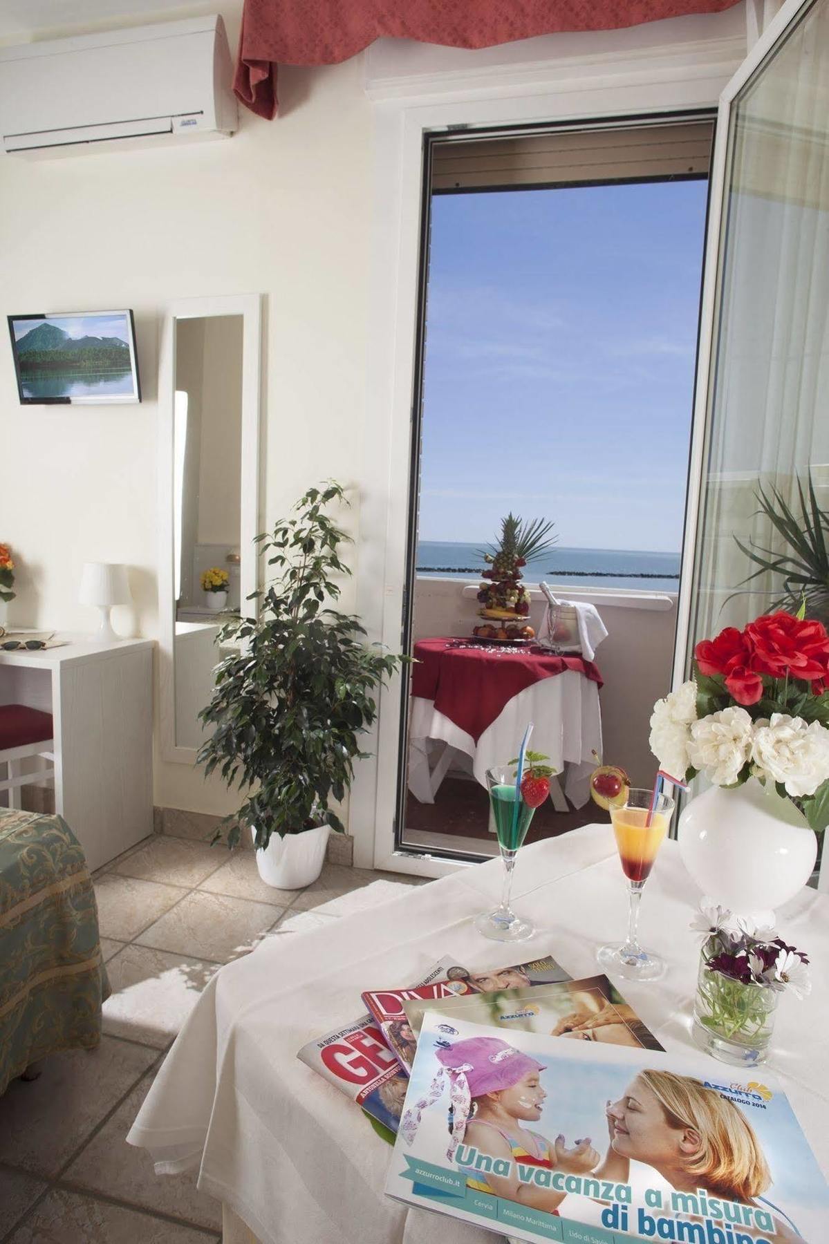 Hotel Marina Beach - Azzurro Club Равенна Экстерьер фото